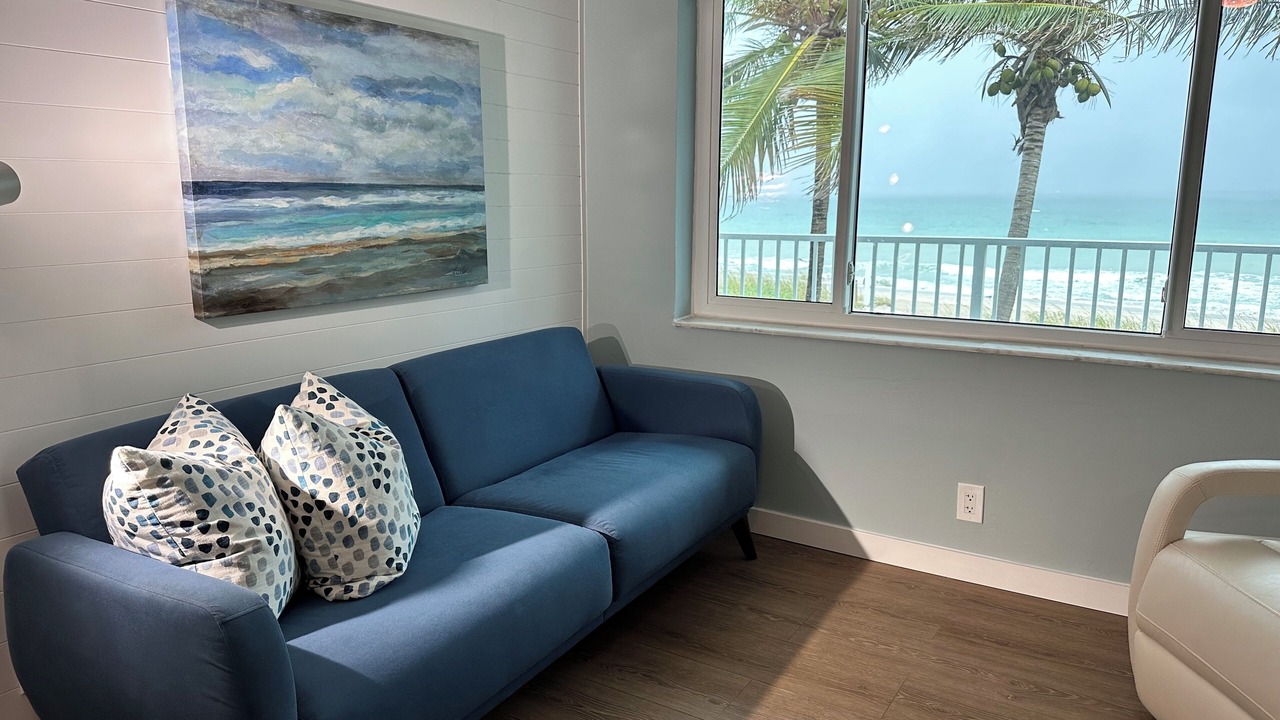 Photo of Livingroom in Lauderdale-by-the-Sea