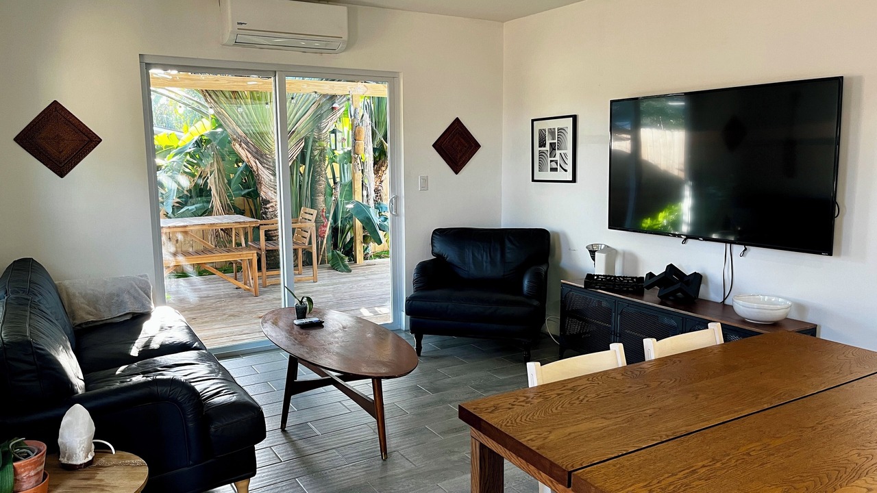 Photo of Livingroom in Middle River Terrace