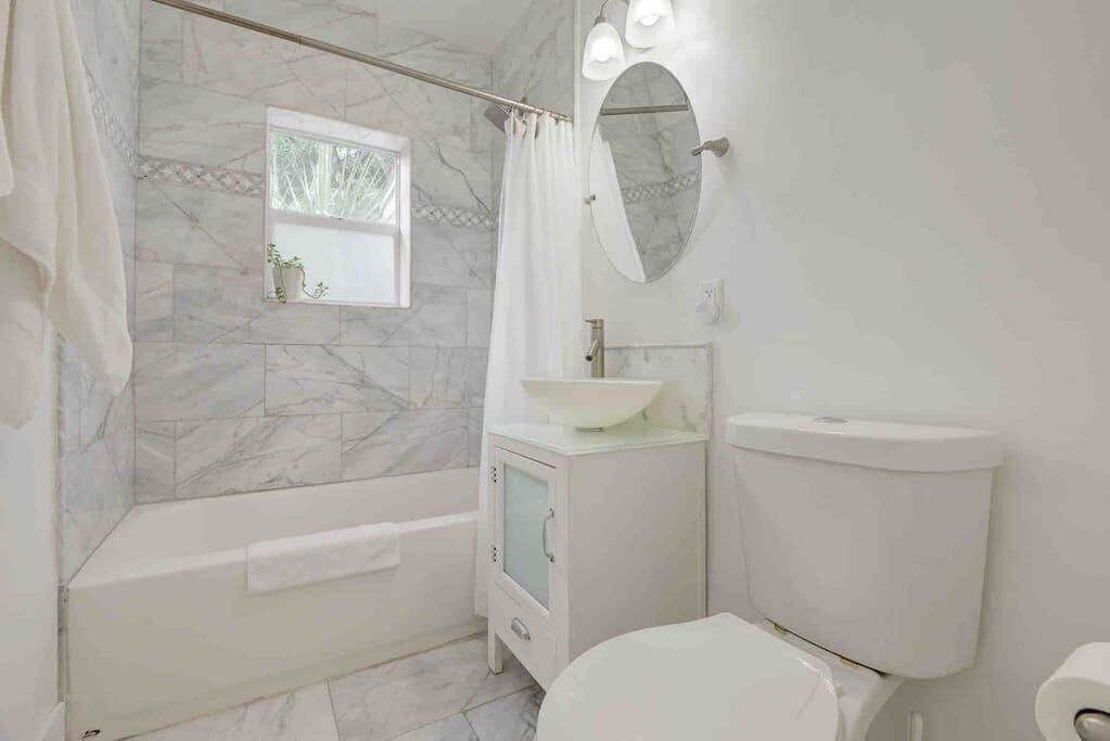 Photo of Bathroom in Central Fort Lauderdale