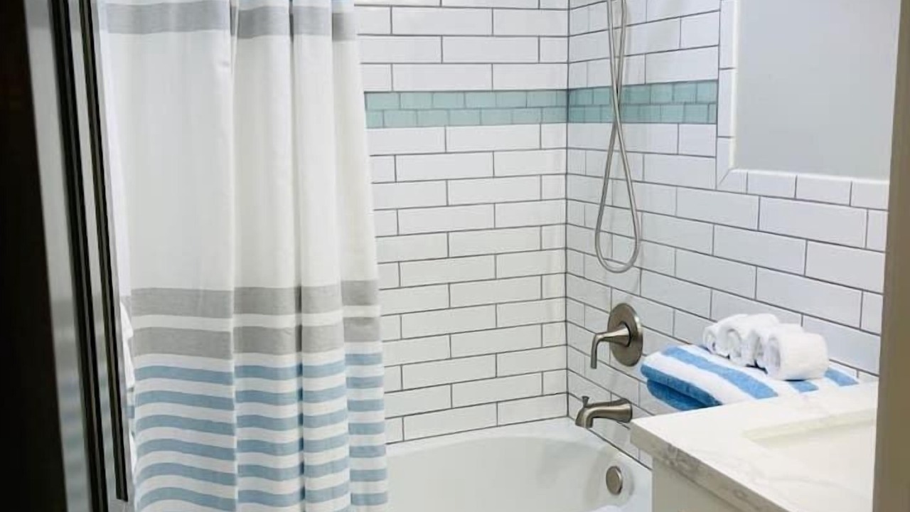 Photo of Bathroom in Harbordale