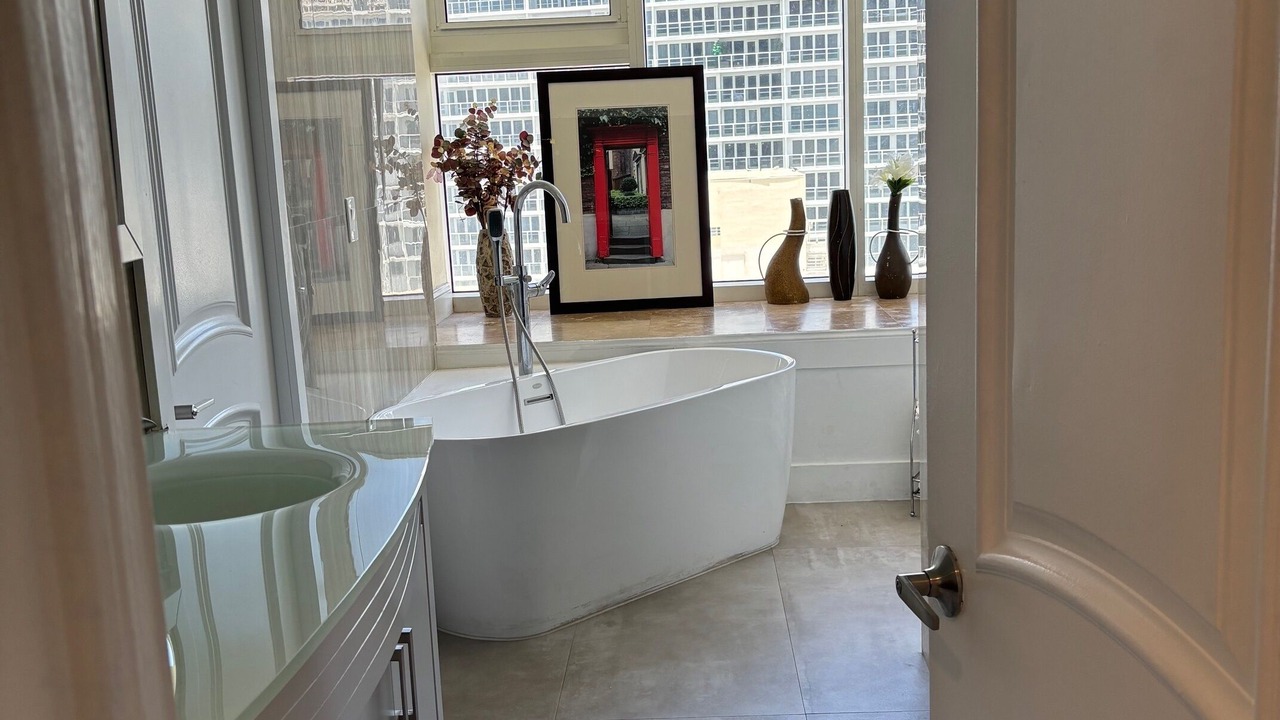 Photo of Bathroom in Galt Mile