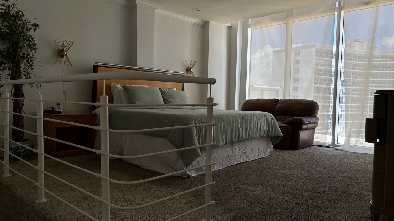 Photo of Bedroom in Galt Mile