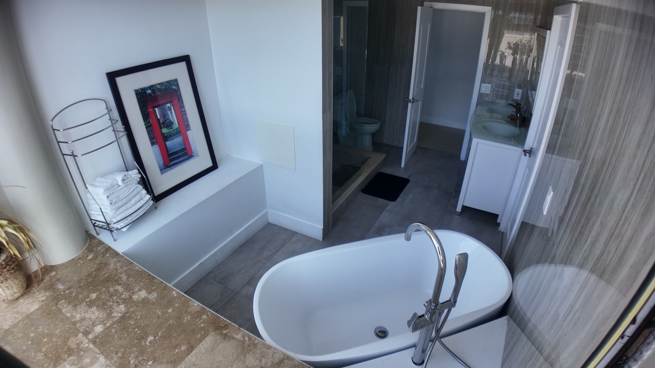 Photo of Bathroom in Galt Mile