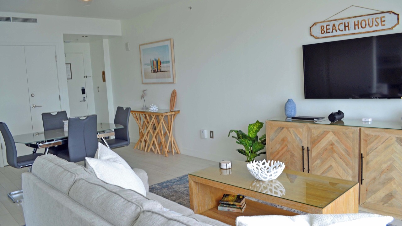 Photo of Livingroom in Central Beach