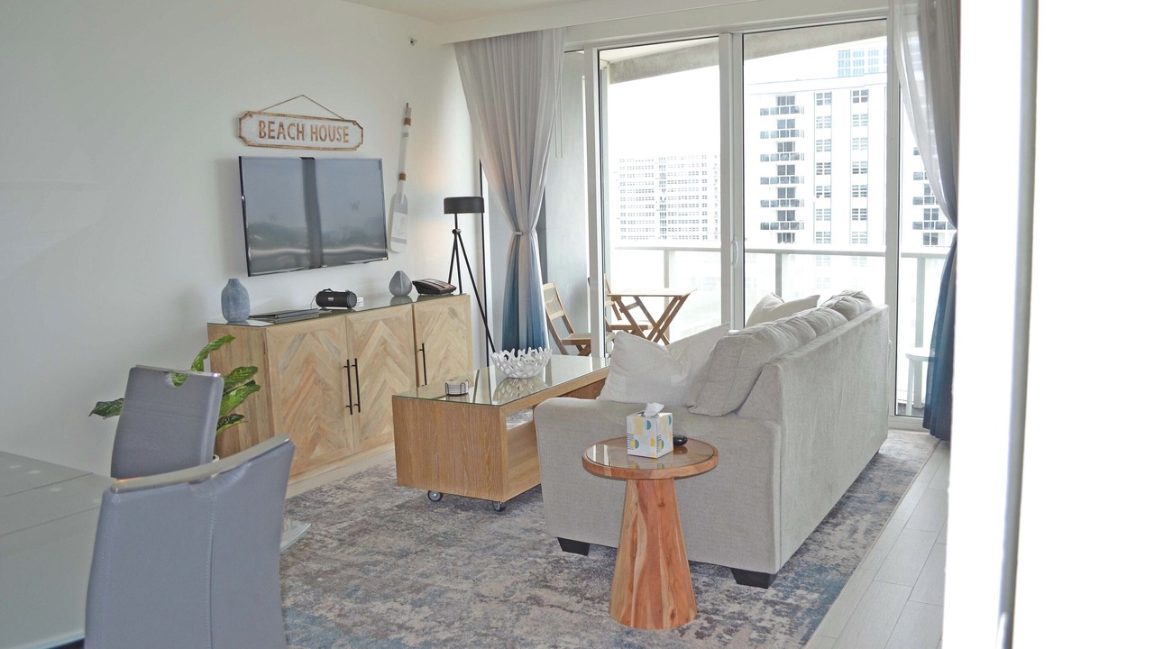 Photo of Livingroom in Central Beach