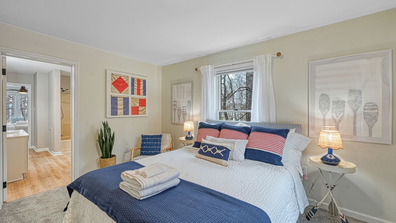 Photo of Bedroom in Lakeside Woods
