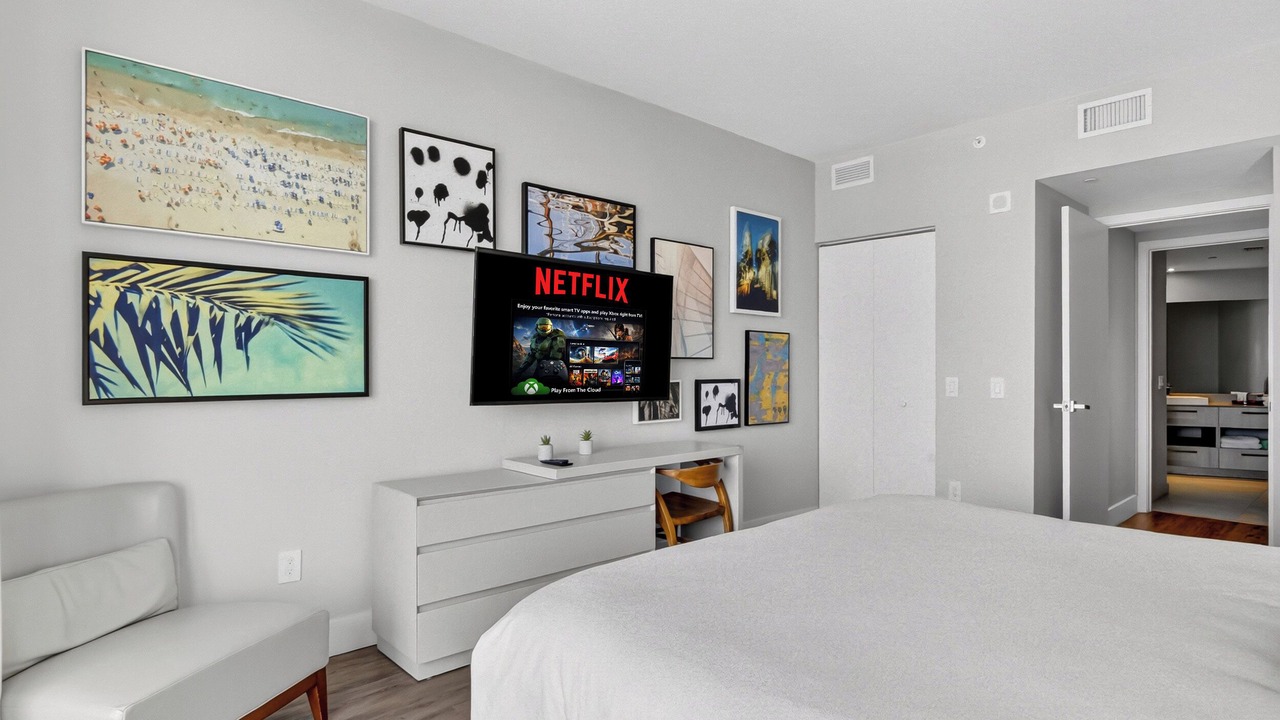 Photo of Bedroom in Hollywood South Central Beach