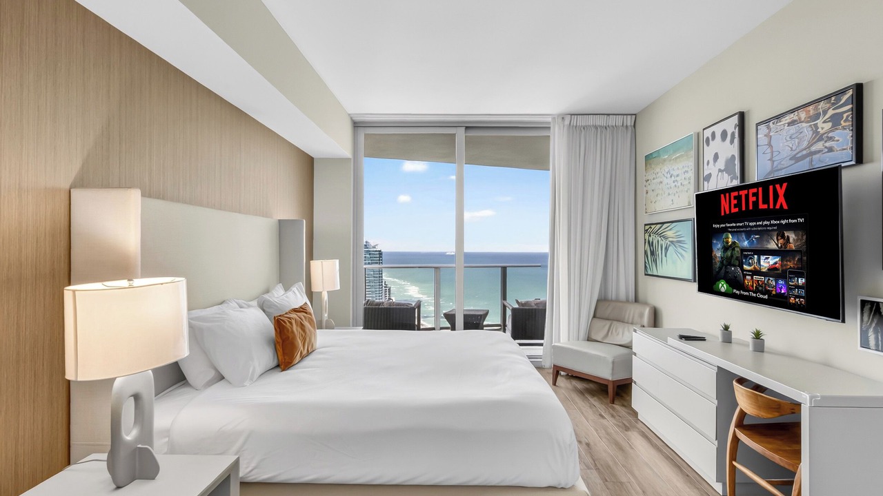 Photo of Bedroom in Hollywood South Central Beach