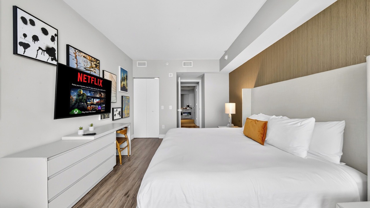 Photo of Bedroom in Hollywood South Central Beach