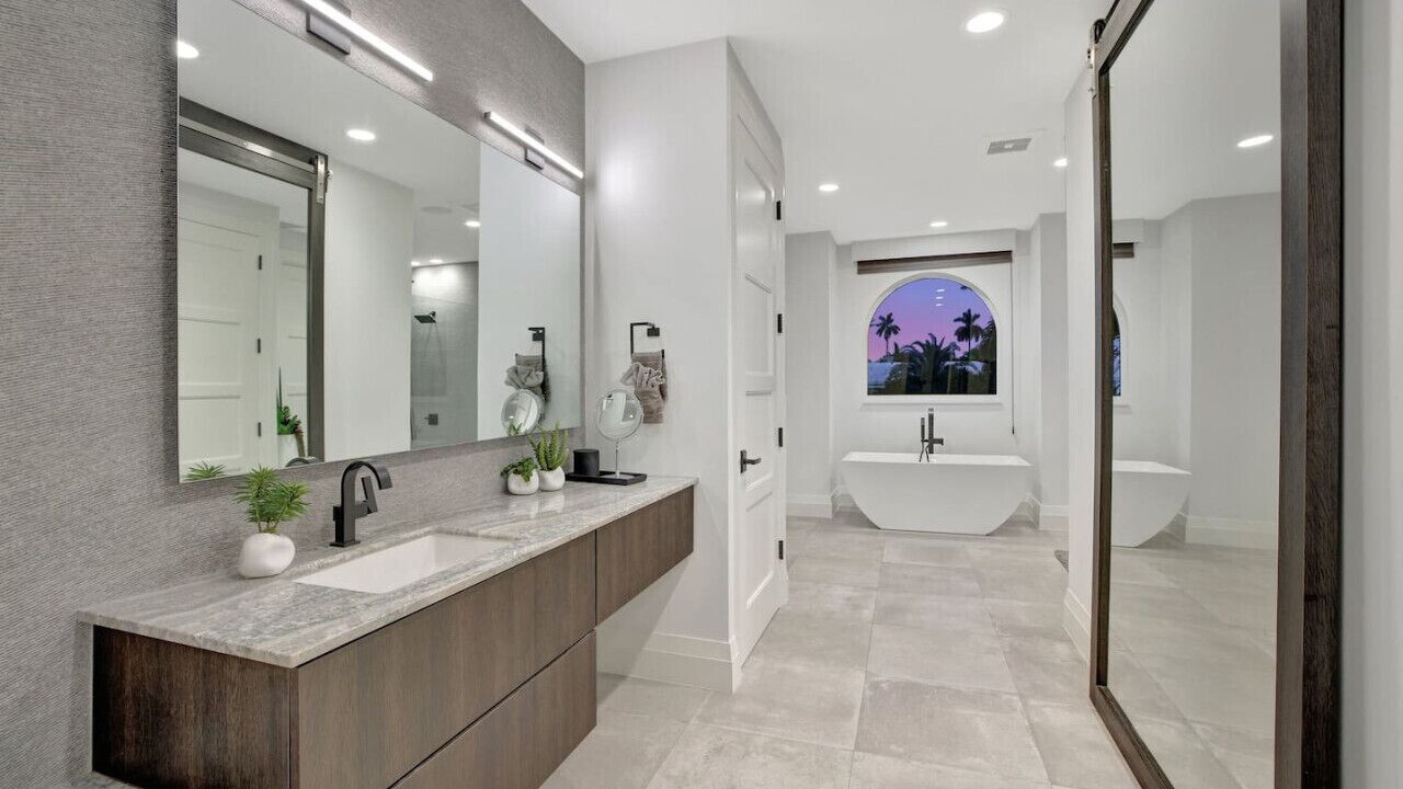 Photo of Bathroom in Hendricks and Venice Isles