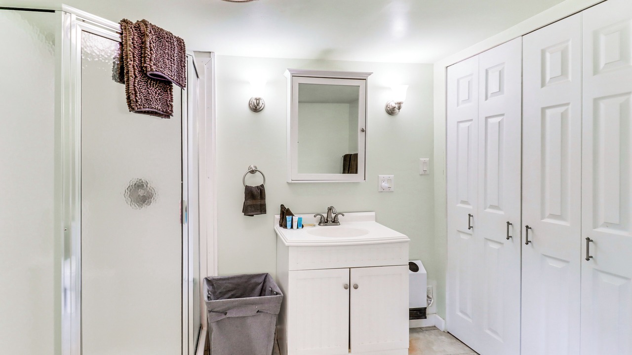 Photo of Bathroom in Point Lookout
