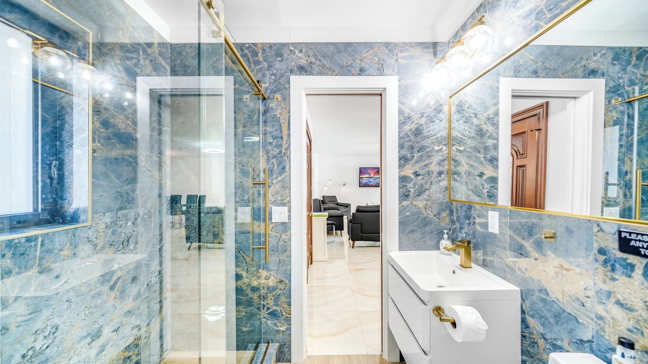Photo of Bathroom in Bermuda Riviera