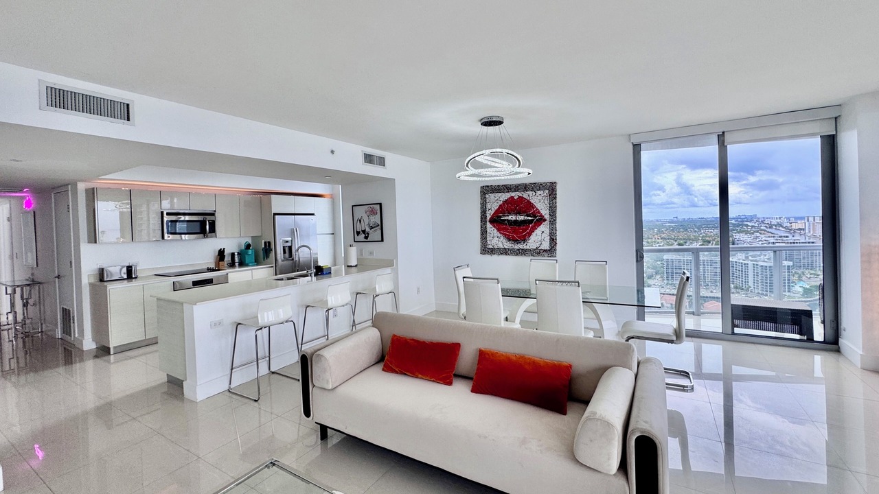 Photo of Livingroom in Hallandale Beach