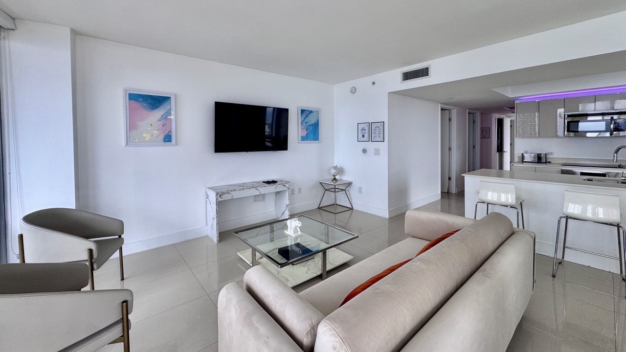 Photo of Livingroom in Hallandale Beach