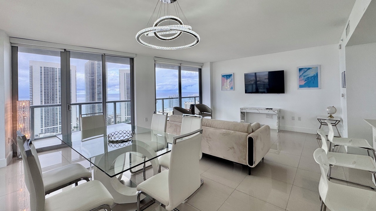 Photo of Livingroom in Hallandale Beach