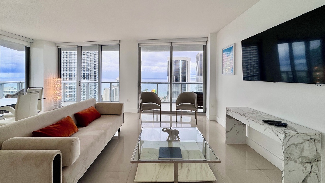 Photo of Livingroom in Hallandale Beach