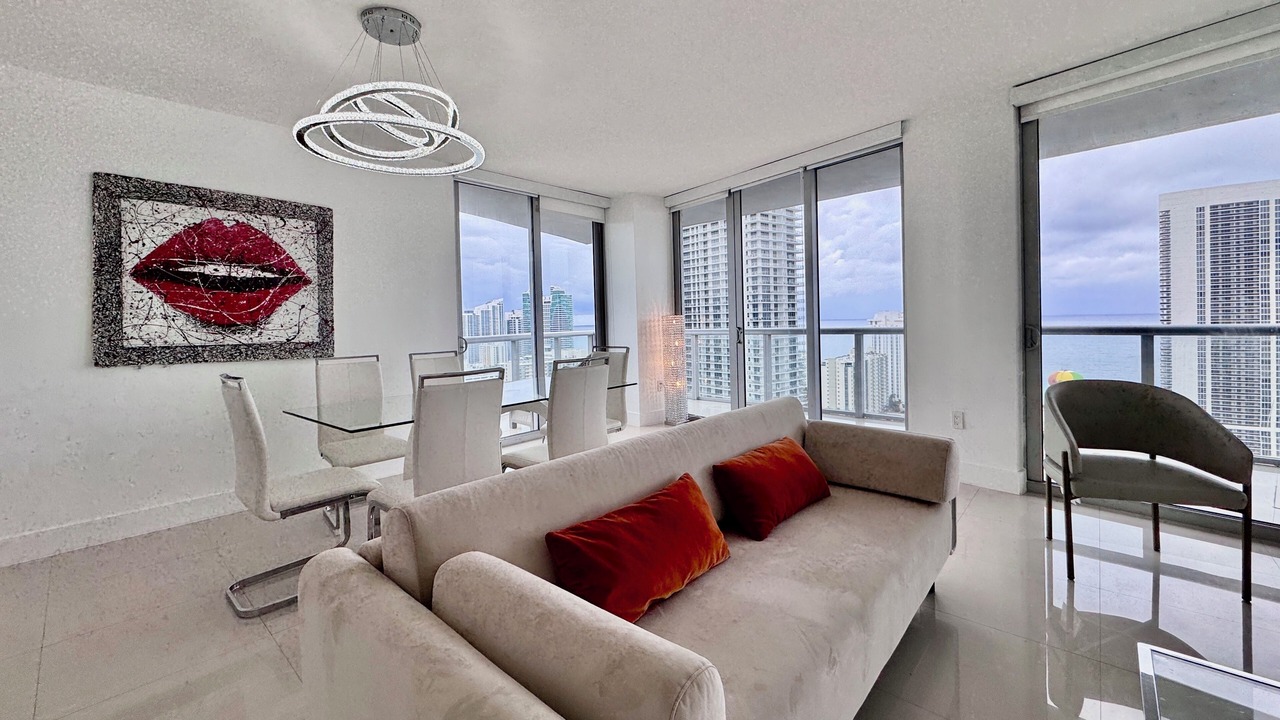 Photo of Livingroom in Hallandale Beach