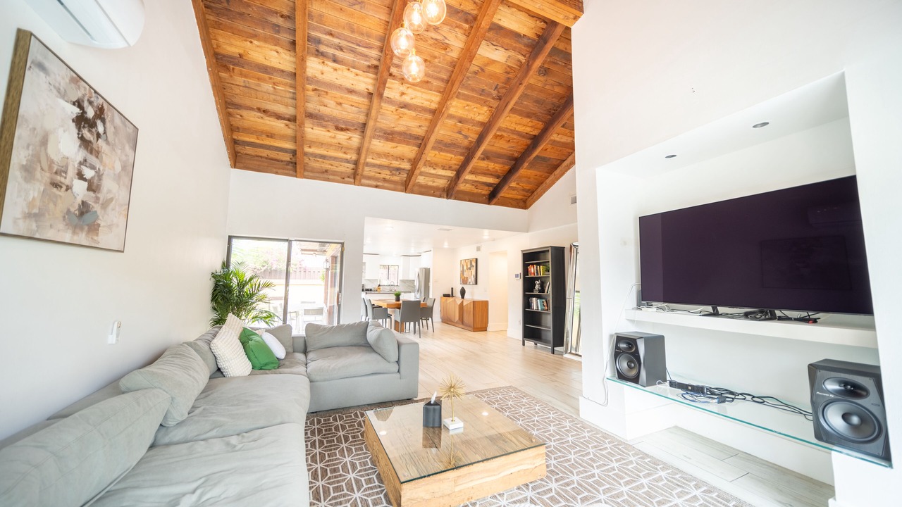 Photo of Livingroom in Ives Estates