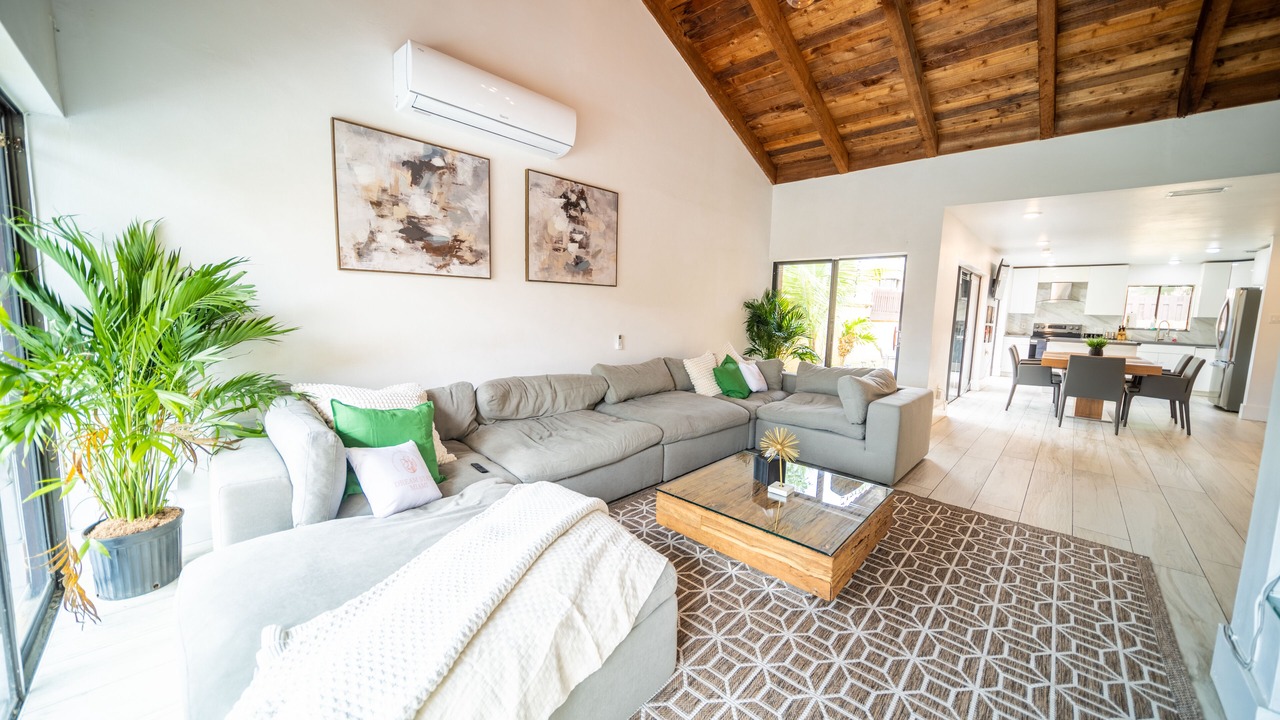 Photo of Livingroom in Ives Estates