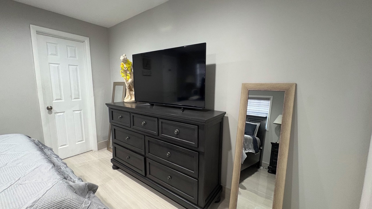 Photo of Bedroom in Hialeah