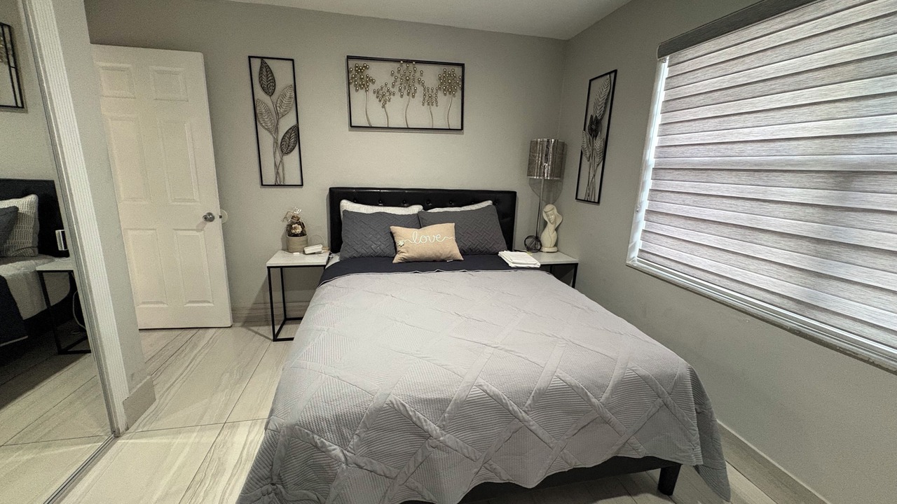Photo of Bedroom in Hialeah