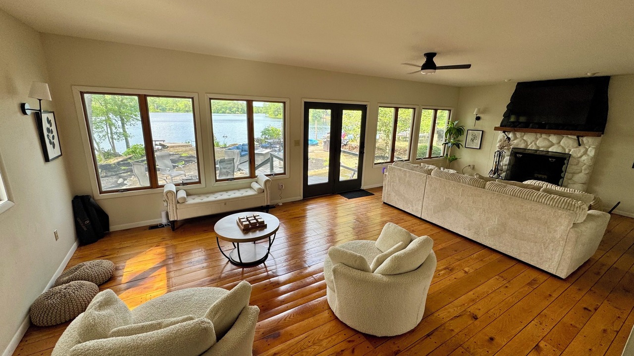 Photo of Livingroom in Fairton