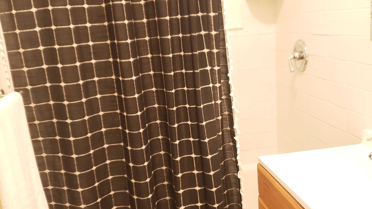 Photo of Bathroom in Teaneck