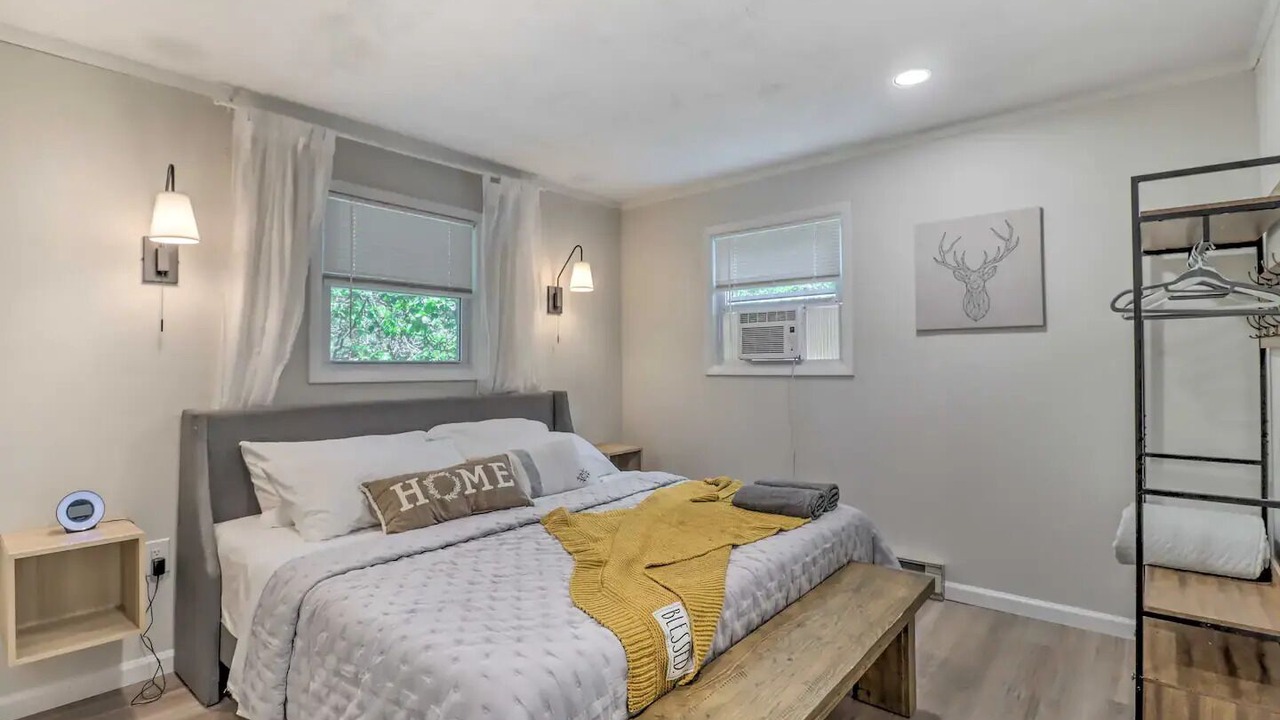 Photo of Bedroom in Long Pond