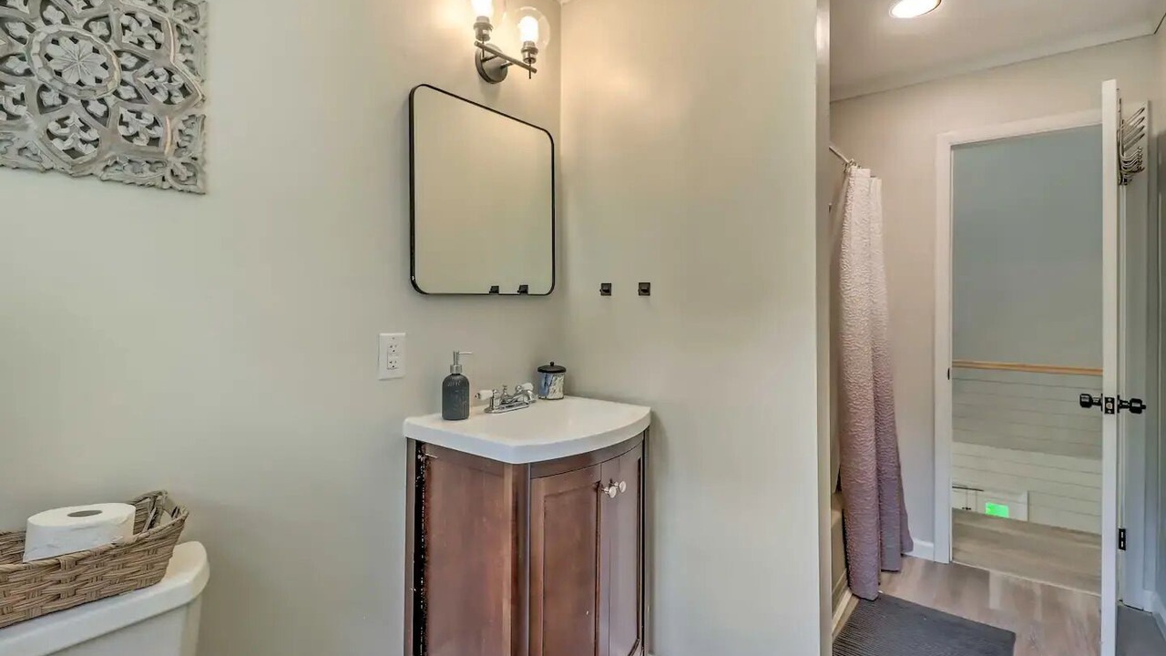 Photo of Bathroom in Long Pond
