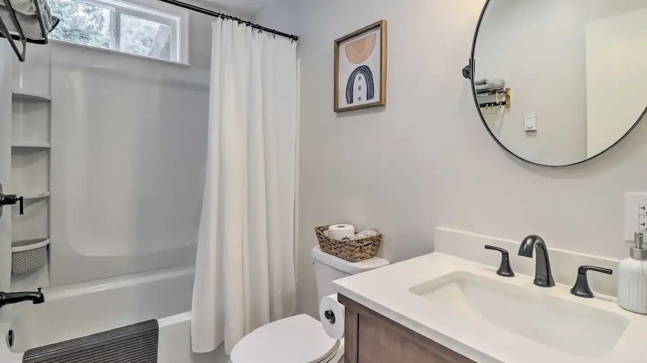 Photo of Bathroom in Long Pond