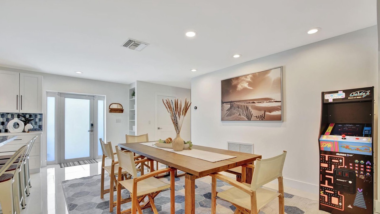 Photo of Livingroom in River Oaks