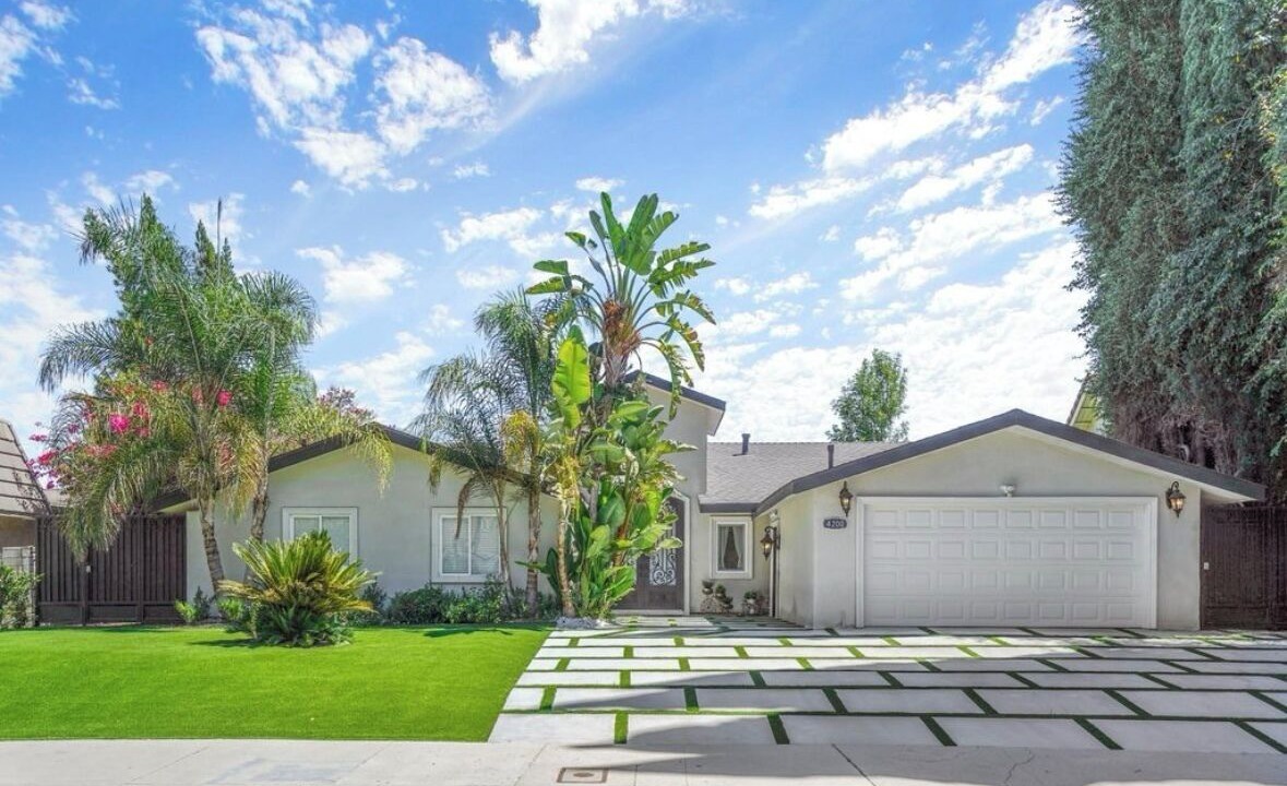 Photo of Outdoor in Tarzana