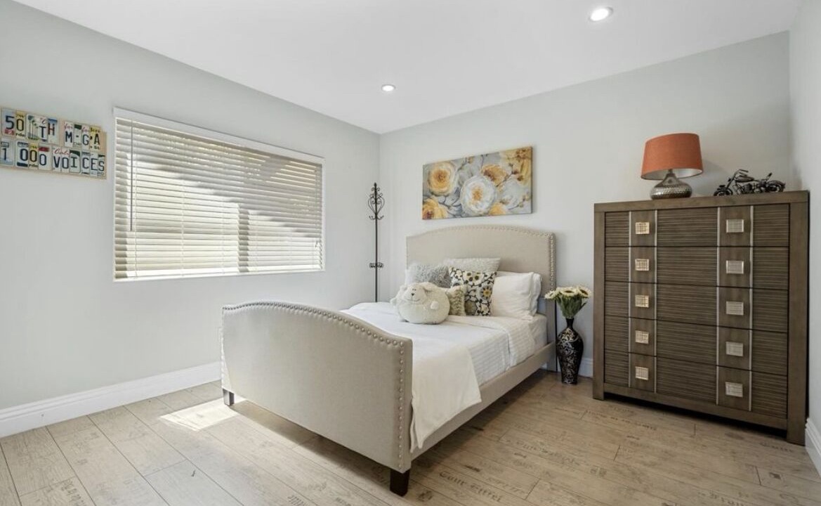Photo of Bedroom in Tarzana