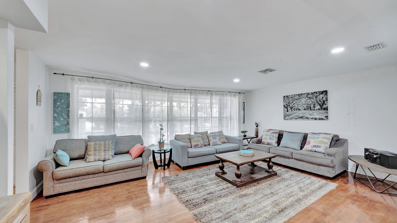 Photo of Livingroom in Highland Garden