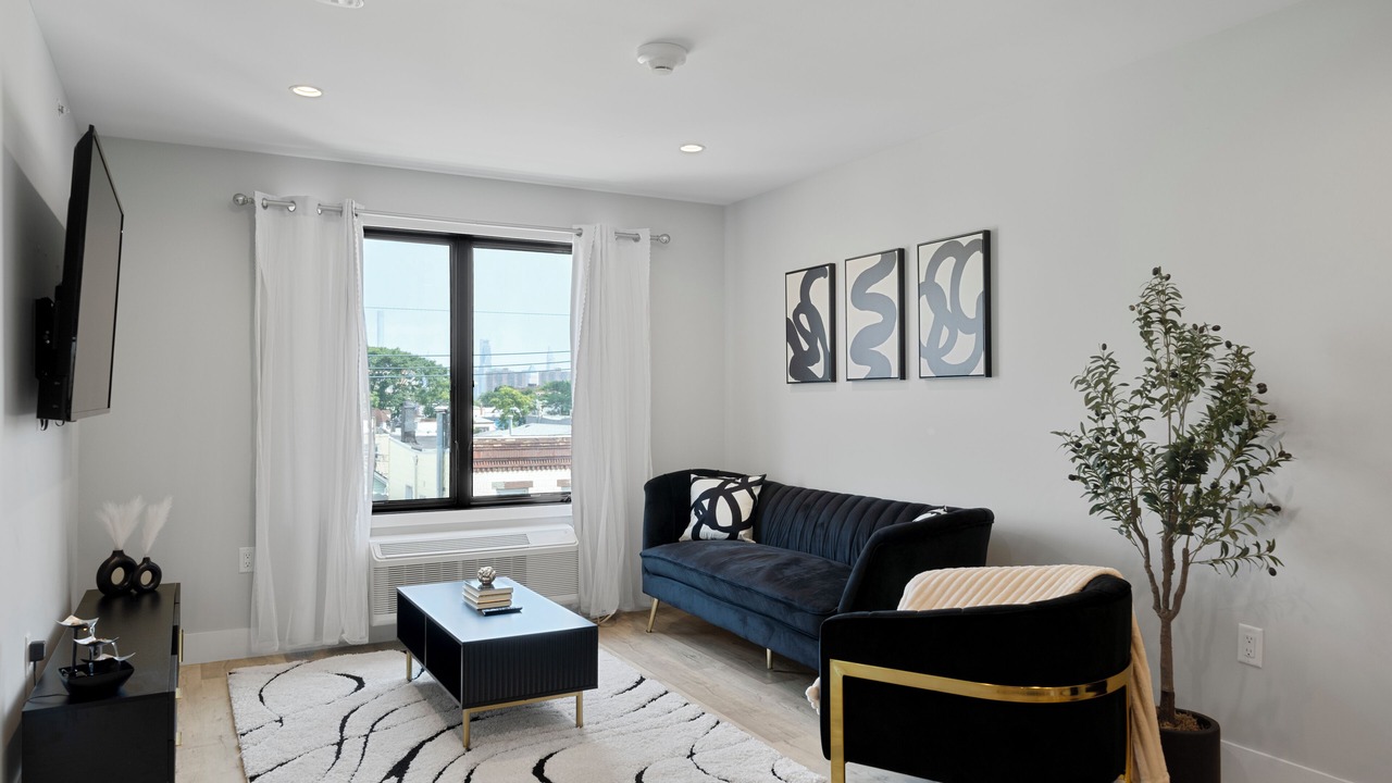 Photo of Livingroom in North Bergen