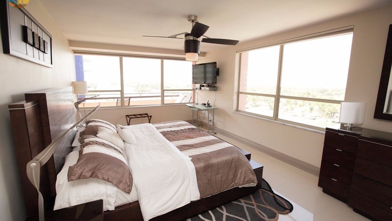 Photo of Bedroom in Mid Beach