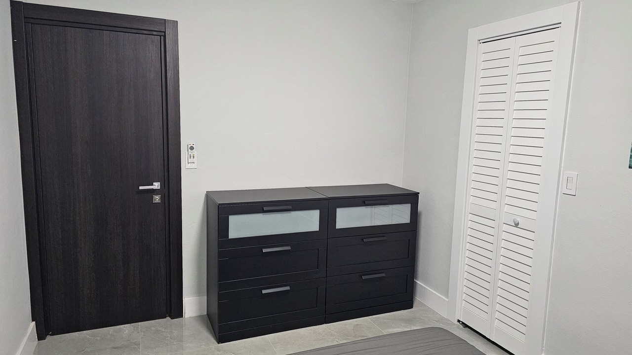 Photo of Bedroom in Royal Poinciana
