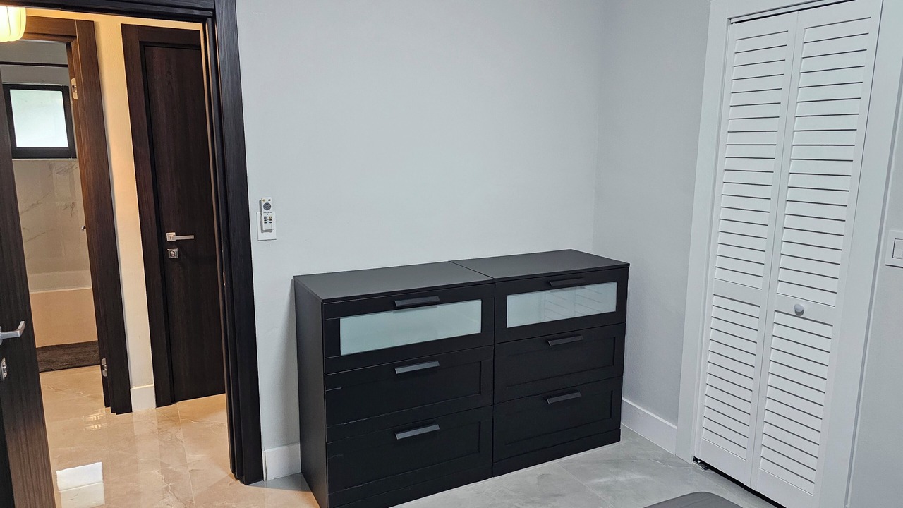 Photo of Bedroom in Royal Poinciana