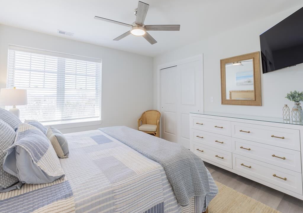 Photo of Bedroom in Admiral Estates