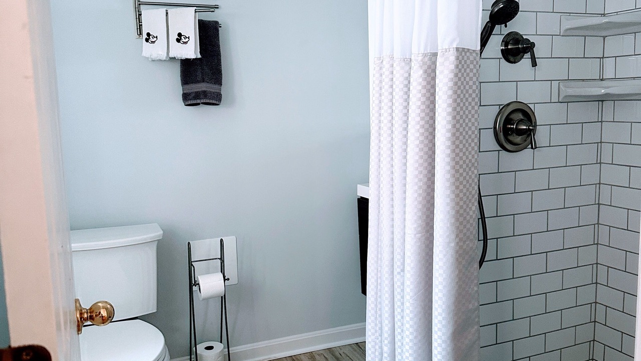 Photo of Bathroom in Colonial Beach