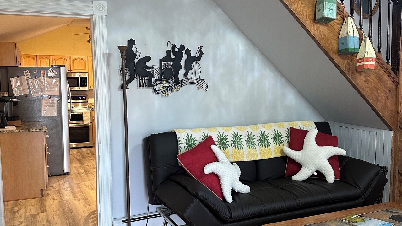 Photo of Livingroom in Colonial Beach