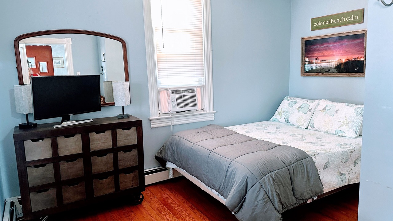 Photo of Bedroom in Colonial Beach