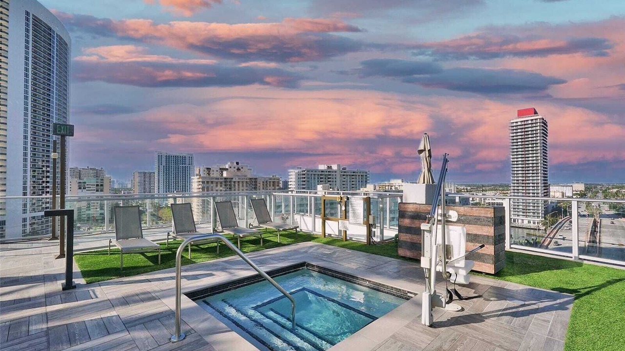 Photo of Outdoor in Hollywood South Central Beach