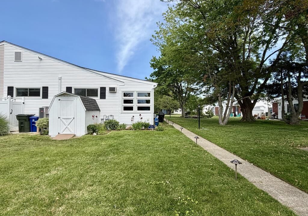 Photo of Outdoor in Village Green