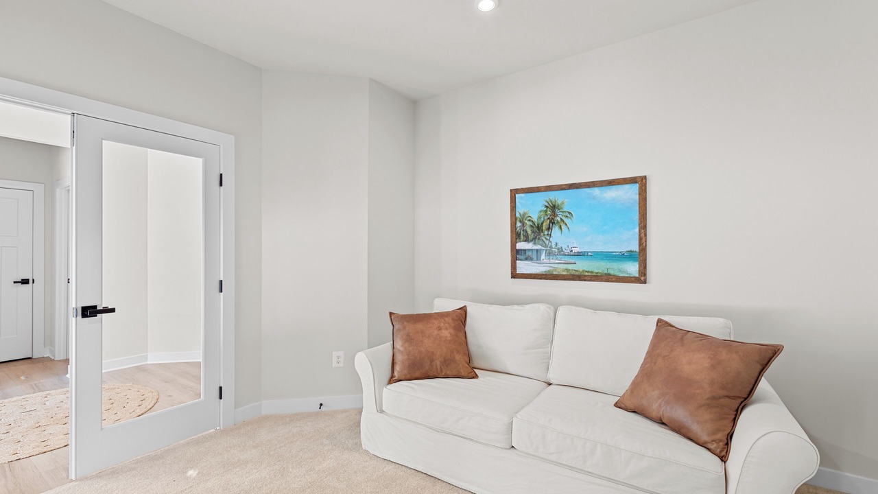Photo of Livingroom in Bayside