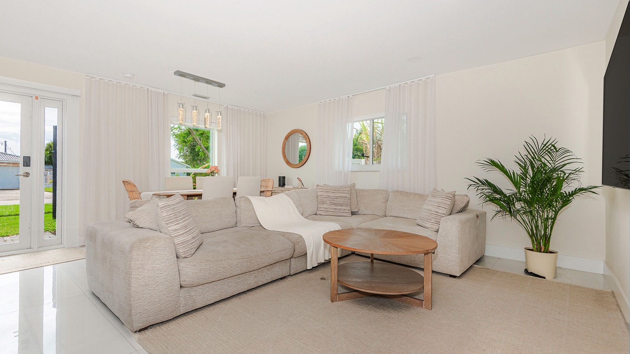 Photo of Livingroom in East Boca Raton