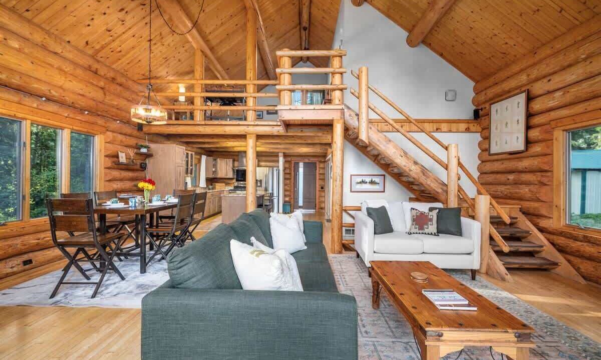 Photo of Livingroom in Columbia Falls