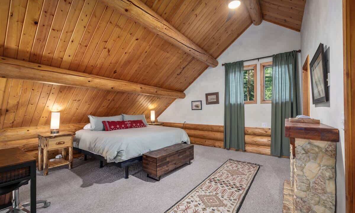 Photo of Bedroom in Columbia Falls