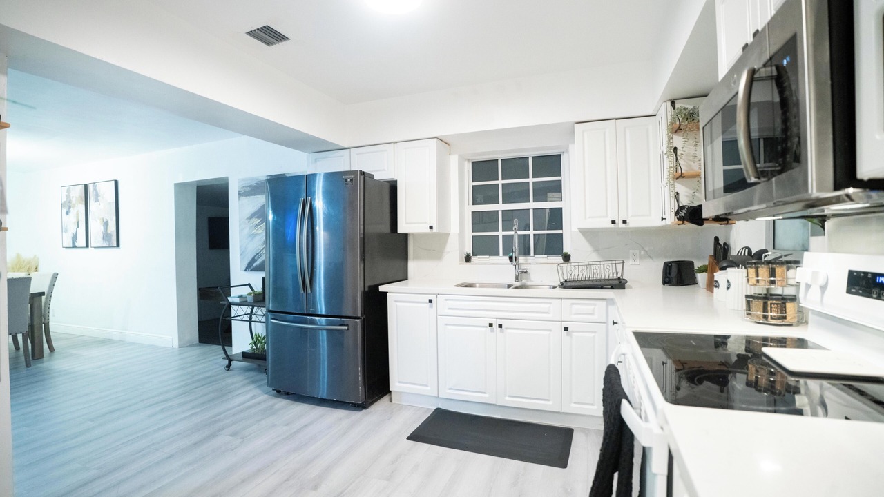 Photo of Kitchen in Golden Glades