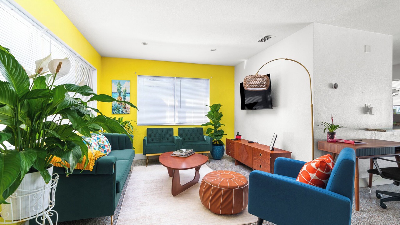 Photo of Livingroom in Middle River Terrace